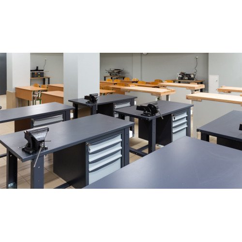 Workbench on stationary adjustable supports VR 41 W
